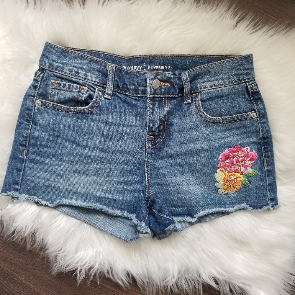 Old Navy jean embroidered boyfriend shorts size 2